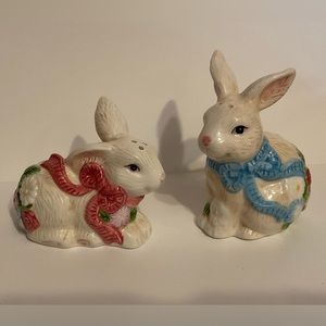 “Classic Solutions” Earthenware Bunny Salt & Pepper and Egg Cup Holder
